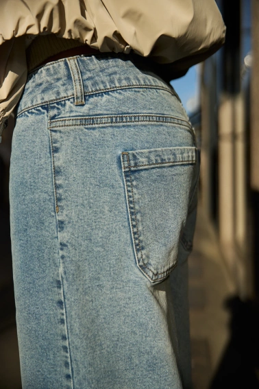 Jeansy z szerokimi nogawkami jasnoniebieskie