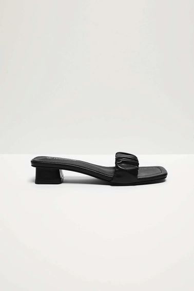 Klapki ze skóry ekologicznej 