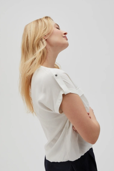 Wiskozowa koszula z dekoltem w serek biała