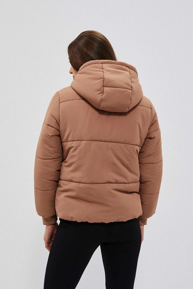 Krótka pikowna kurtka