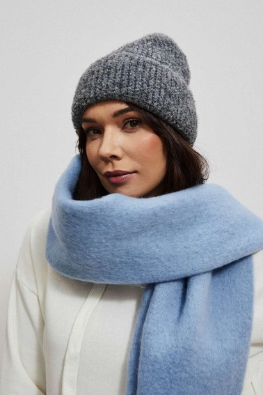 Czapka z prążkowanej dzianiny szara