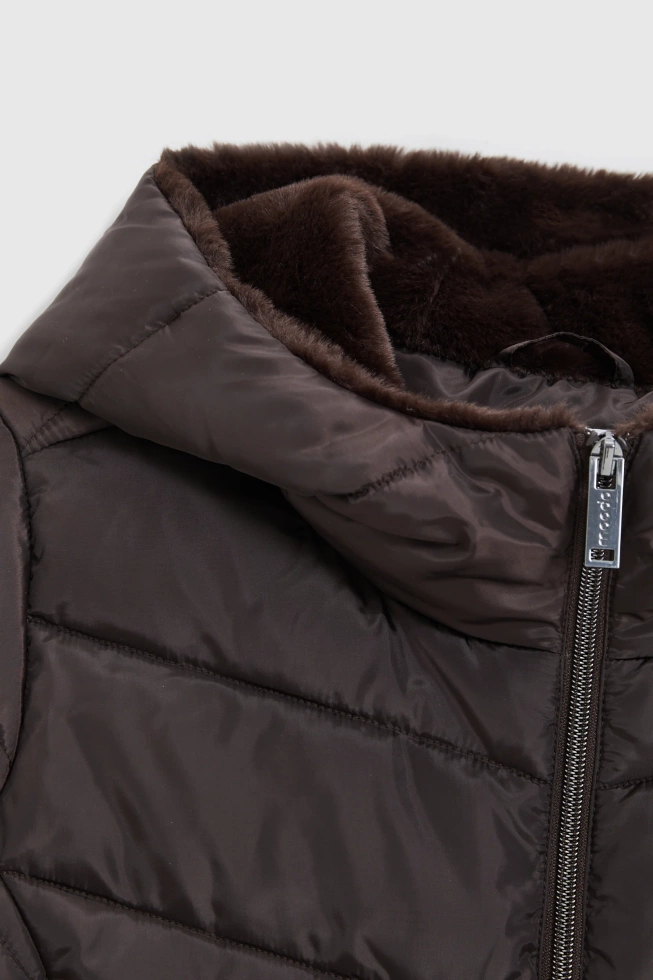 Kurtka z ocieplanym kapturem brązowa