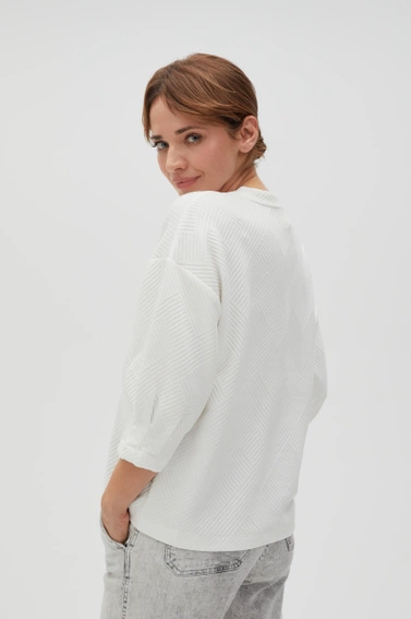 Bluza ze strukturalnego materiału biała