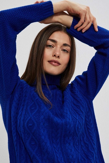 Sweter w warkoczowy splot lazurowy