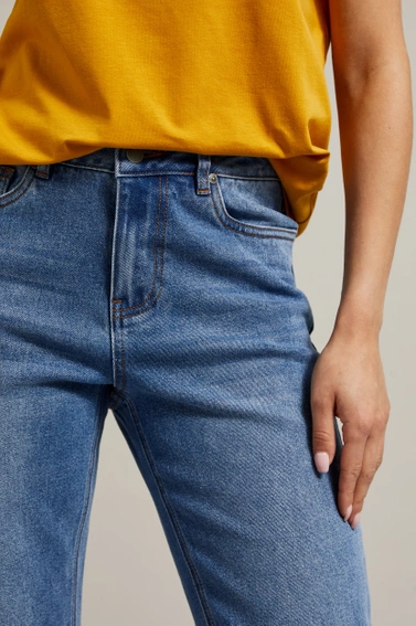 Gładkie jeansy boyfriend niebieskie