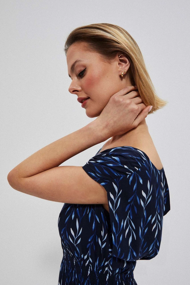 Wzorzysta sukienka z wiskozy granatowa