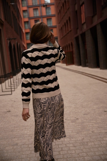 Wiskozowa spódnica midi granatowa