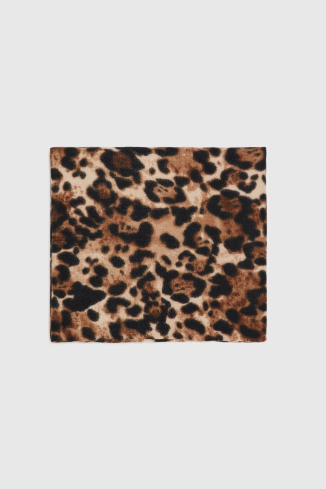 Szal w panterkę z frędzlami brązowy