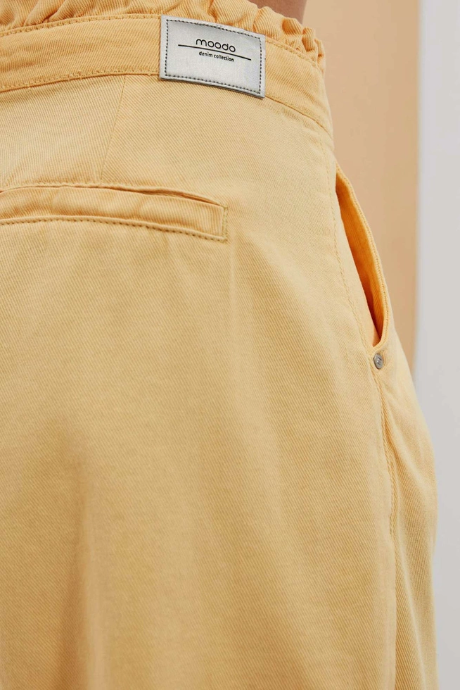 Szorty z podwiniętą nogawką