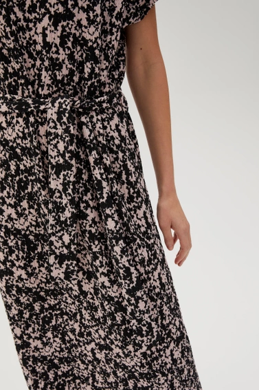 Wzorzysta sukienka midi czarna damska