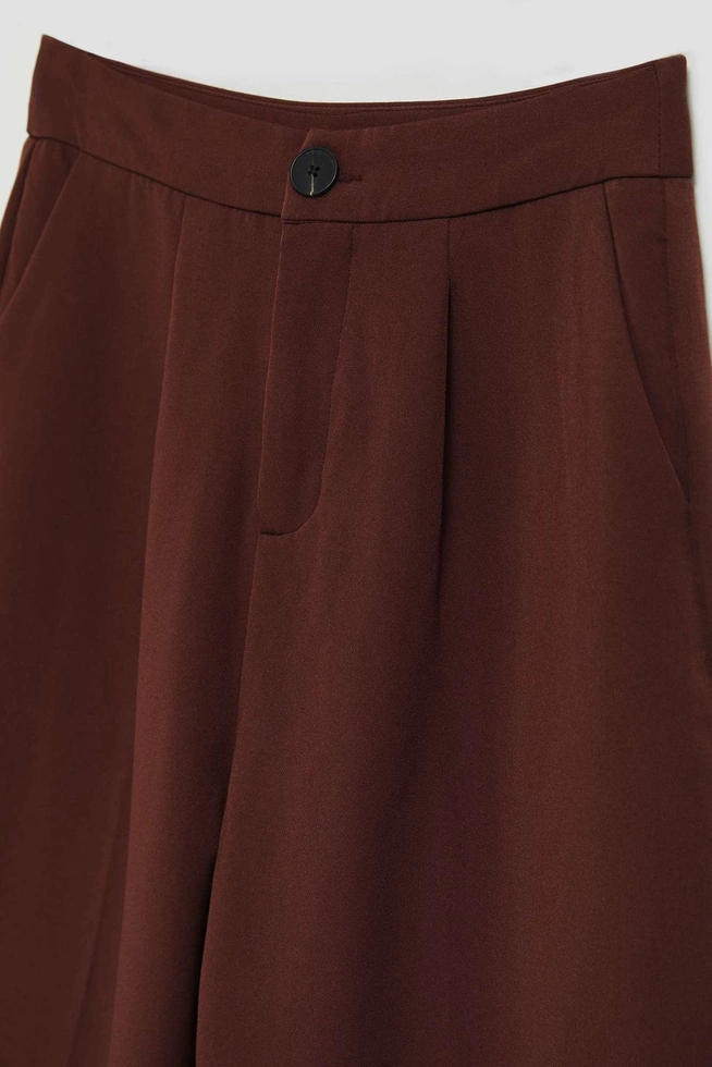 Spodnie w kant brązowe