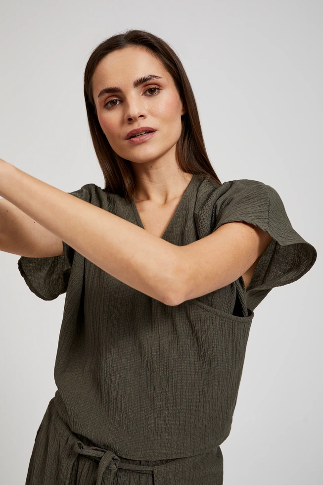 Koszula z dekoltem w serek i krótkimi rękawami oliwkowa