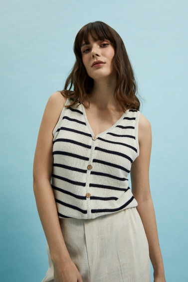 Bluzka w paski z dekoltem w serek i guzikami beżowa