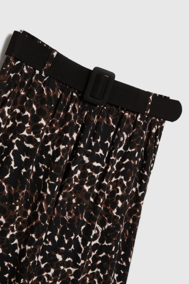 Wiskozowe spodnie z paskiem brązowe