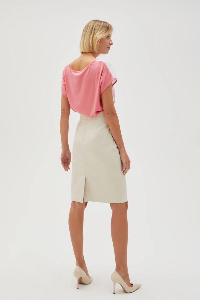 Ołówkowa spódnica beżowa