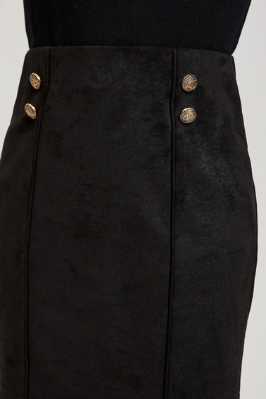 Ołówkowa spódnica z ozdobnymi guzikami