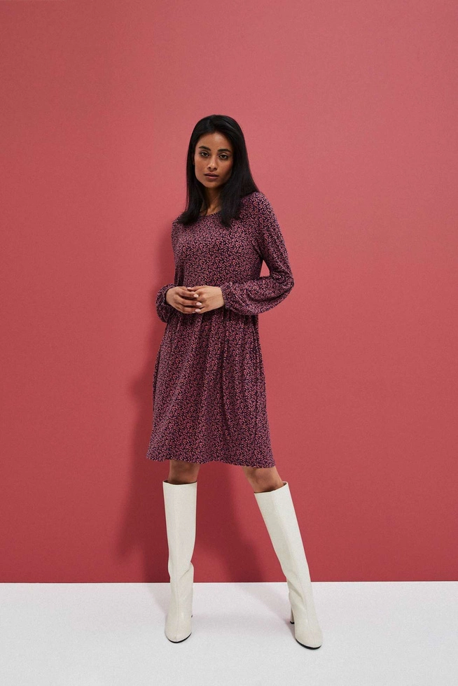 Sukienka w roślinnym printem