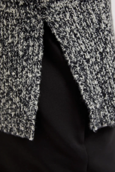 Sweter z grubym goltem czarny