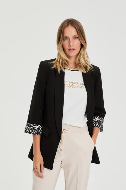 Marynarka z ozdobnymi mankietami czarna