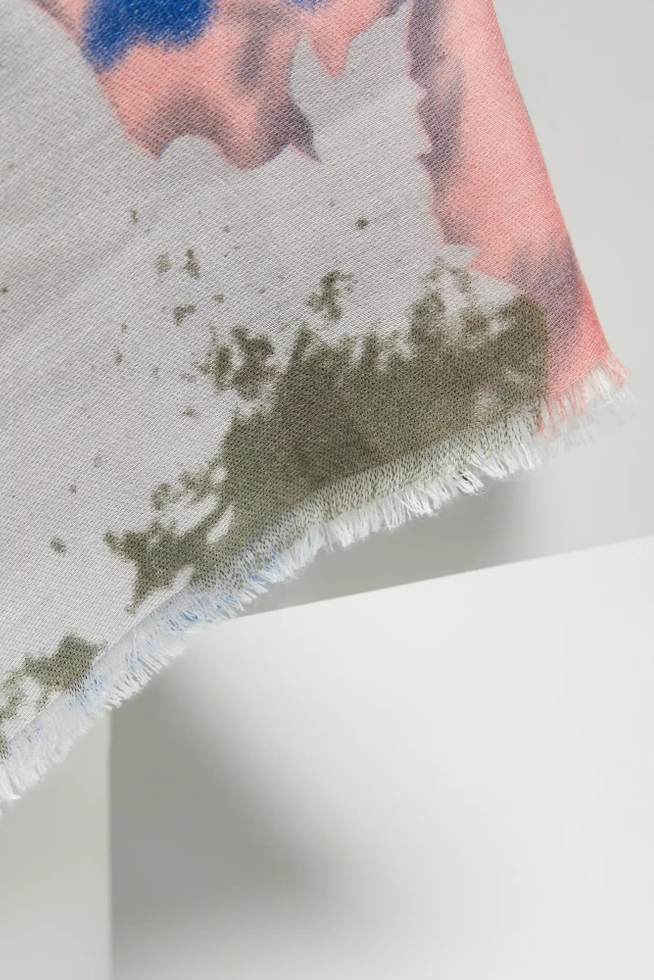 Wzorzysty letni szal niebieski