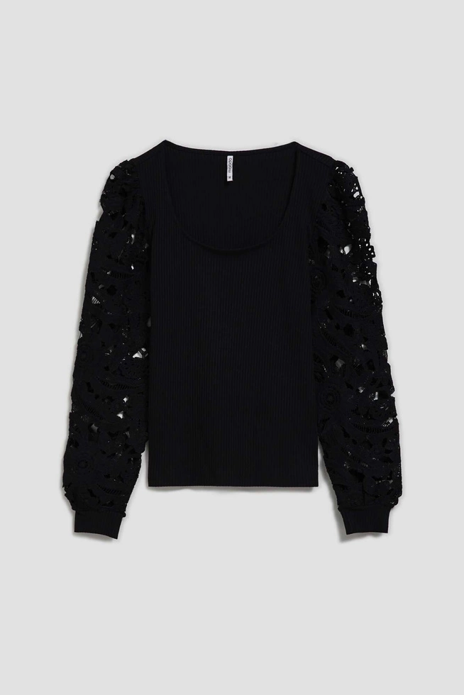 Bluzka z koronkowymi rękawami czarna