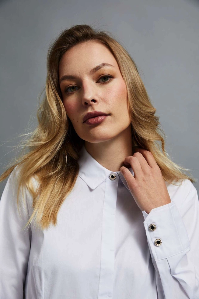 Gładka koszula biała