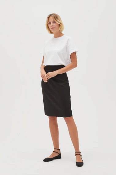 Ołówkowa spódnica czarna