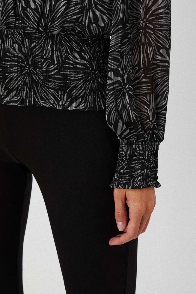 Koszula w roślinny wzór z bufiastymi rękawami czarna
