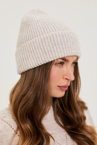 Czapka z cekinami beżowa 