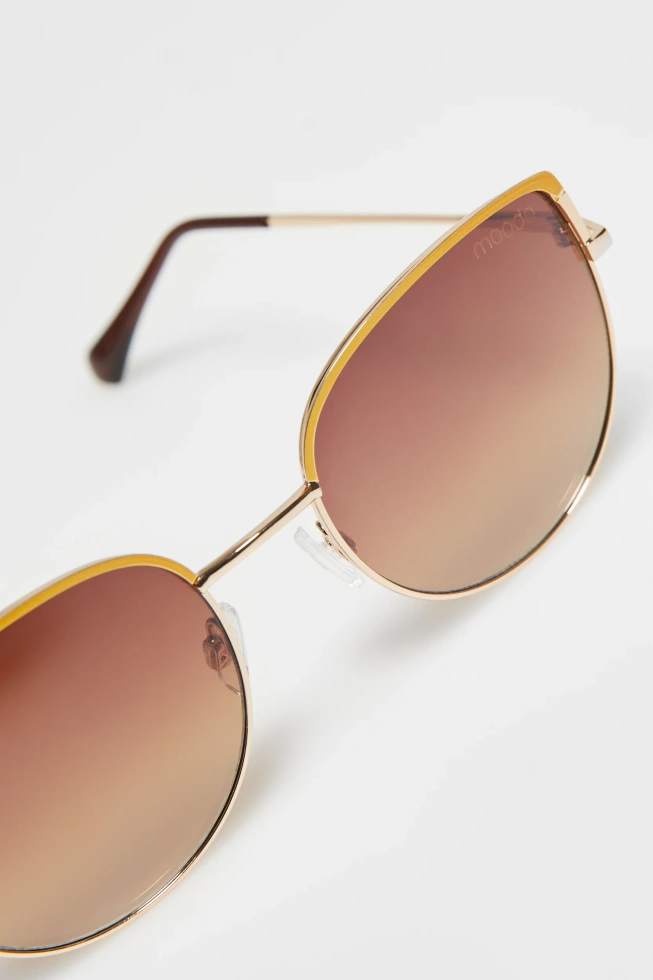 Okulary przeciwsłoneczne z metalowymi oprawkami brązowe