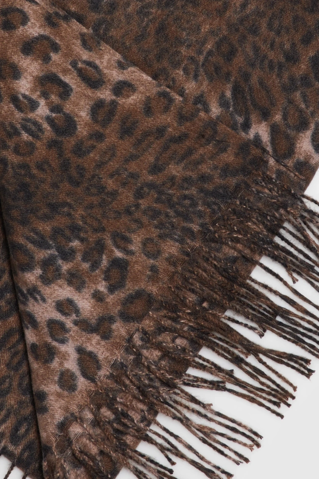 Szal w panterkę brązowy