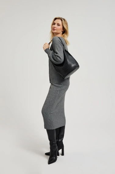 Torebka ozdobiona wężowym wzorem czarna 