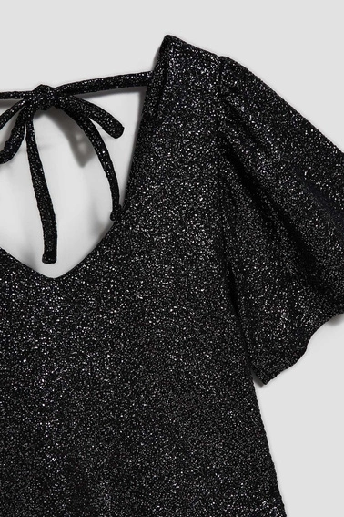 Bluzka z dekoltem w serek i bufiastymi krótkimi rękawami czarna