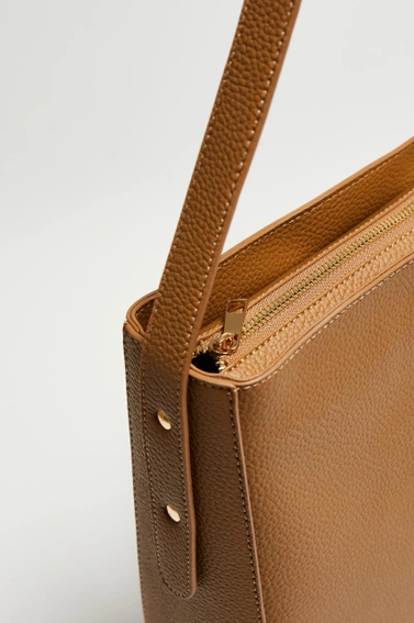 Torebka średniej wielkości brązowa 
