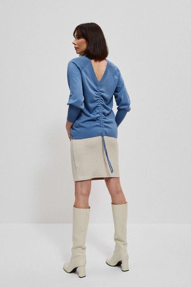 Sweter ze ściągaczem z tyłu