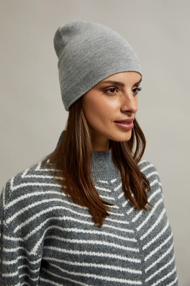 Gładka czapka szara