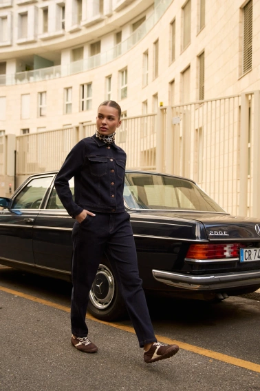 Jeansy z paskiem ciemnogranatowe 