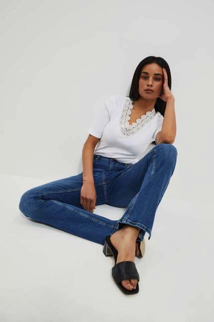 Jeansy typu flare