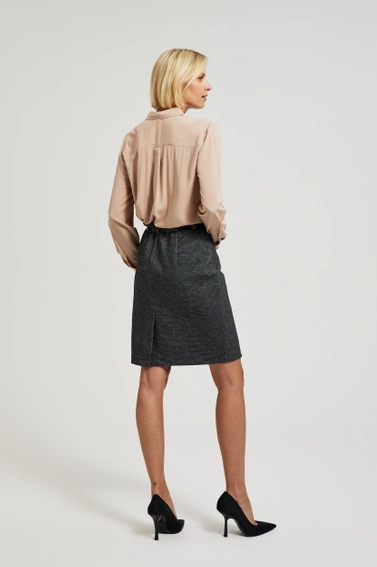 Ołówkowa spódnica o długości przed kolano szara