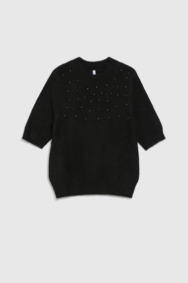 Sweter ozdobiony koralikami czarny