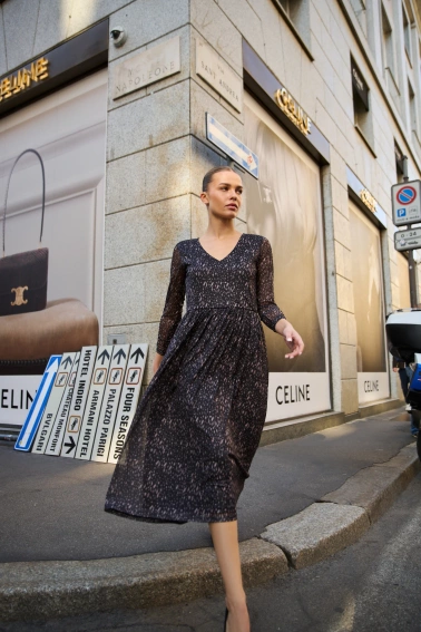 Sukienka midi czarna