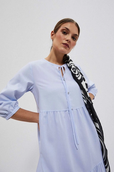 Sukienka maxi z wiązaniem na dekolcie błękitna