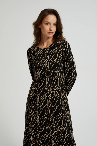 Sukienka z falbaną czarna