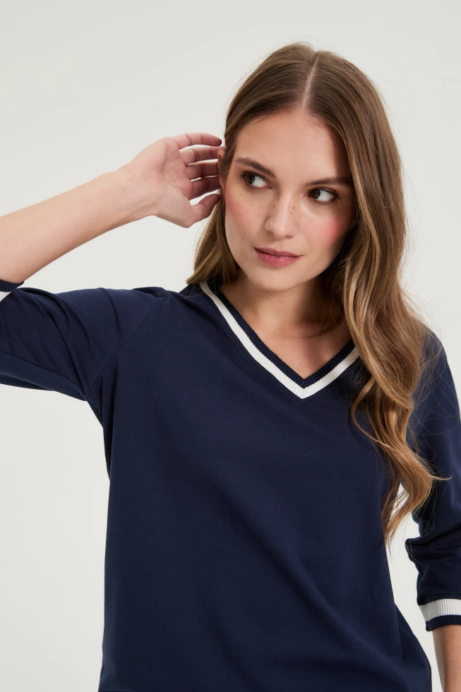 Bawełniana bluzka z dekoltem w serek granatowa