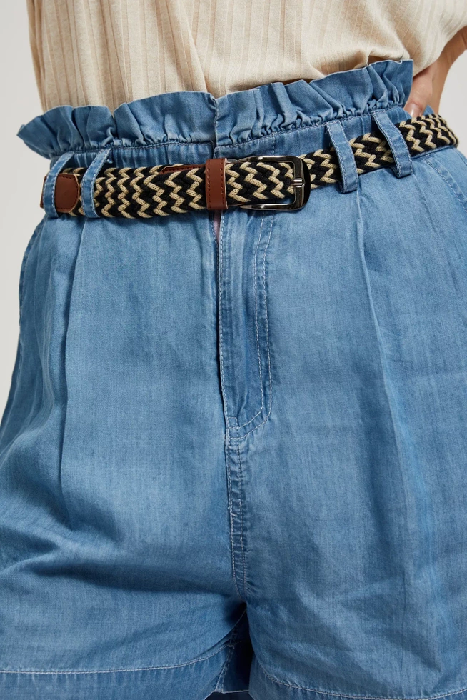 Szorty z marszczeniem w talii i paskiem niebieskie