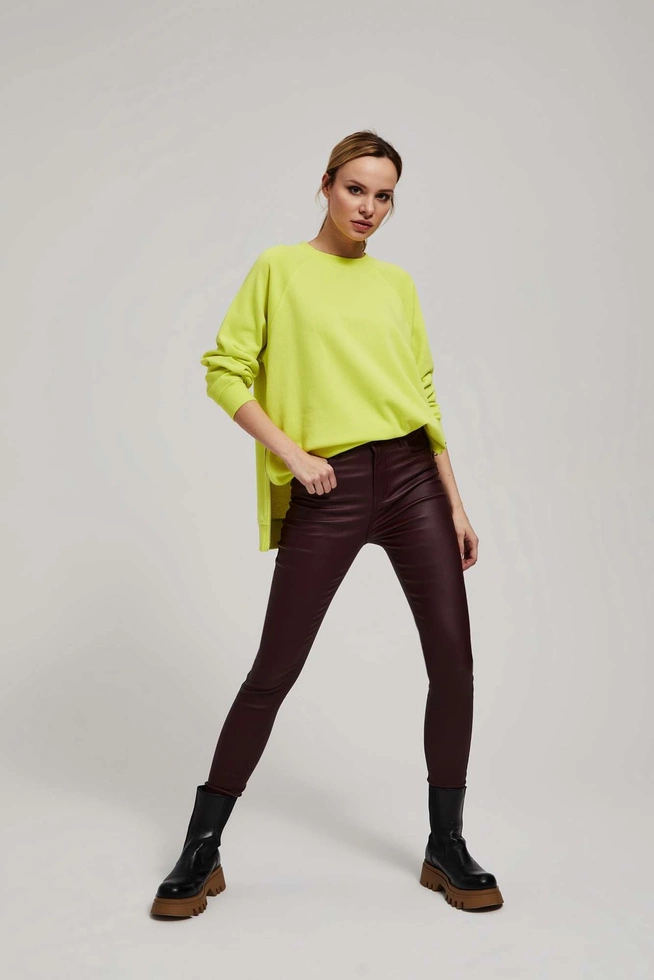 Woskowane spodnie typu rurki kasztanowe