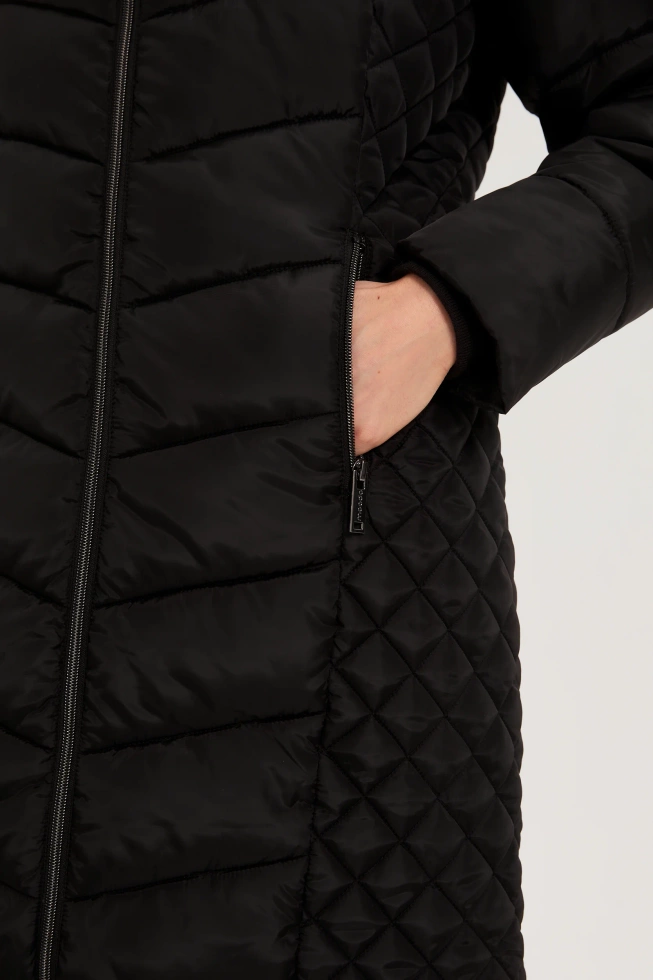 Kurtka z ocieplanym kapturem czarna