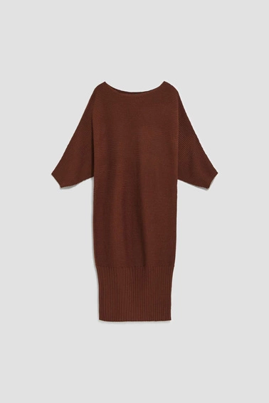 Ciepła sukienka z rękawem 3/4