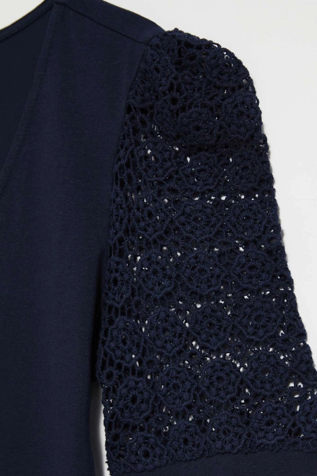 Bluzka z ażurowymi rękawami granatowa