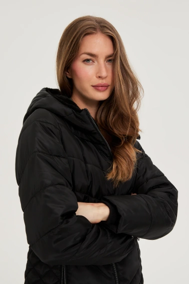Kurtka z ocieplanym kapturem czarna